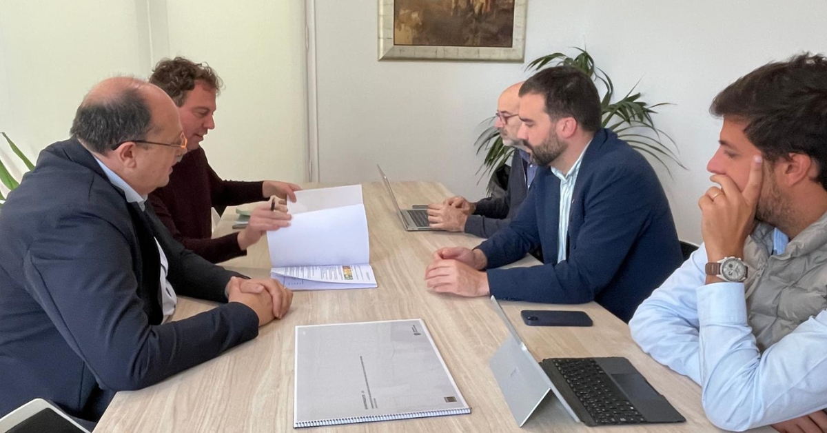 reunió amb la diputació per fer seguiment de les obres al parc dels països catalans i presentar l'avantprojecte de l'ascensor al pla dels frares