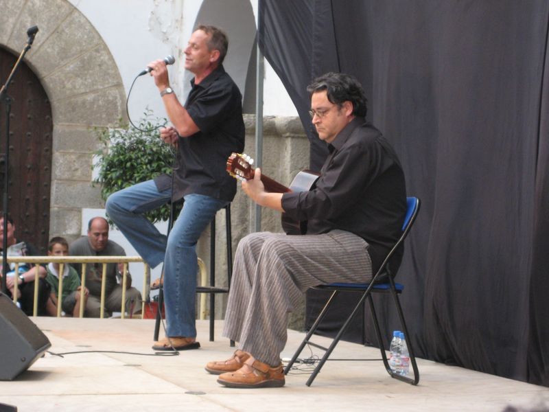 Nit de cl�nics: Joan Manuel Serrat, a c�rrec de l'arenyenc Jordi Puigvert