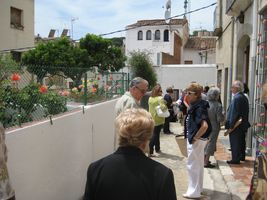Al carrer Frederic Mar�s, tres patis �nics a Arenys de Mar van convidar tothom a descobrir un rac� de la poblaci�