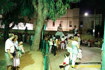 Cercavila nocturna de gegants