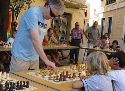 Simult�nia d'escacs amb Viktor Moskalenko