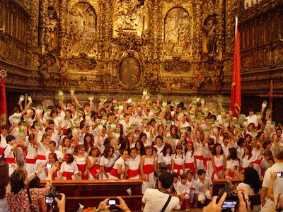 Ofrena de macips a Sant Roc i cantada dels goigs
