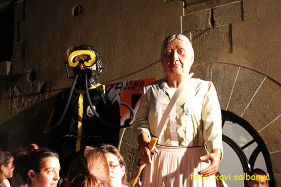 Cercavila nocturna de gegants