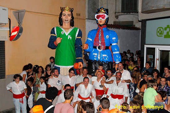 Cercavila nocturna de gegants