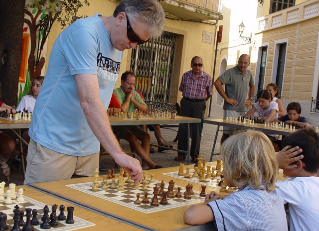 Simult�nia d'escacs amb Viktor Moskalenko
