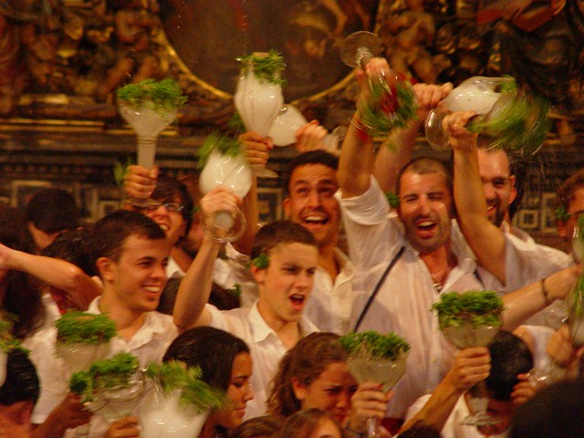 Ofrena de macips a Sant Roc i cantada dels goigs