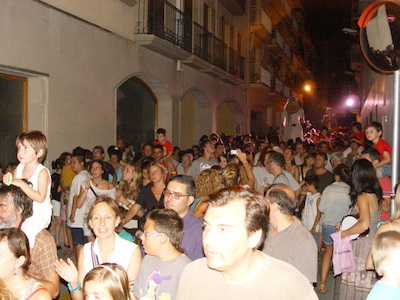 Cercavila nocturna de gegants