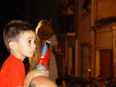 Cercavila nocturna de gegants