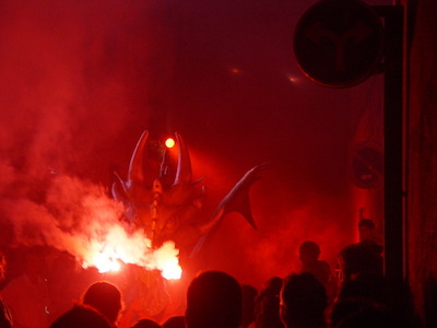 Cercavila nocturna de gegants