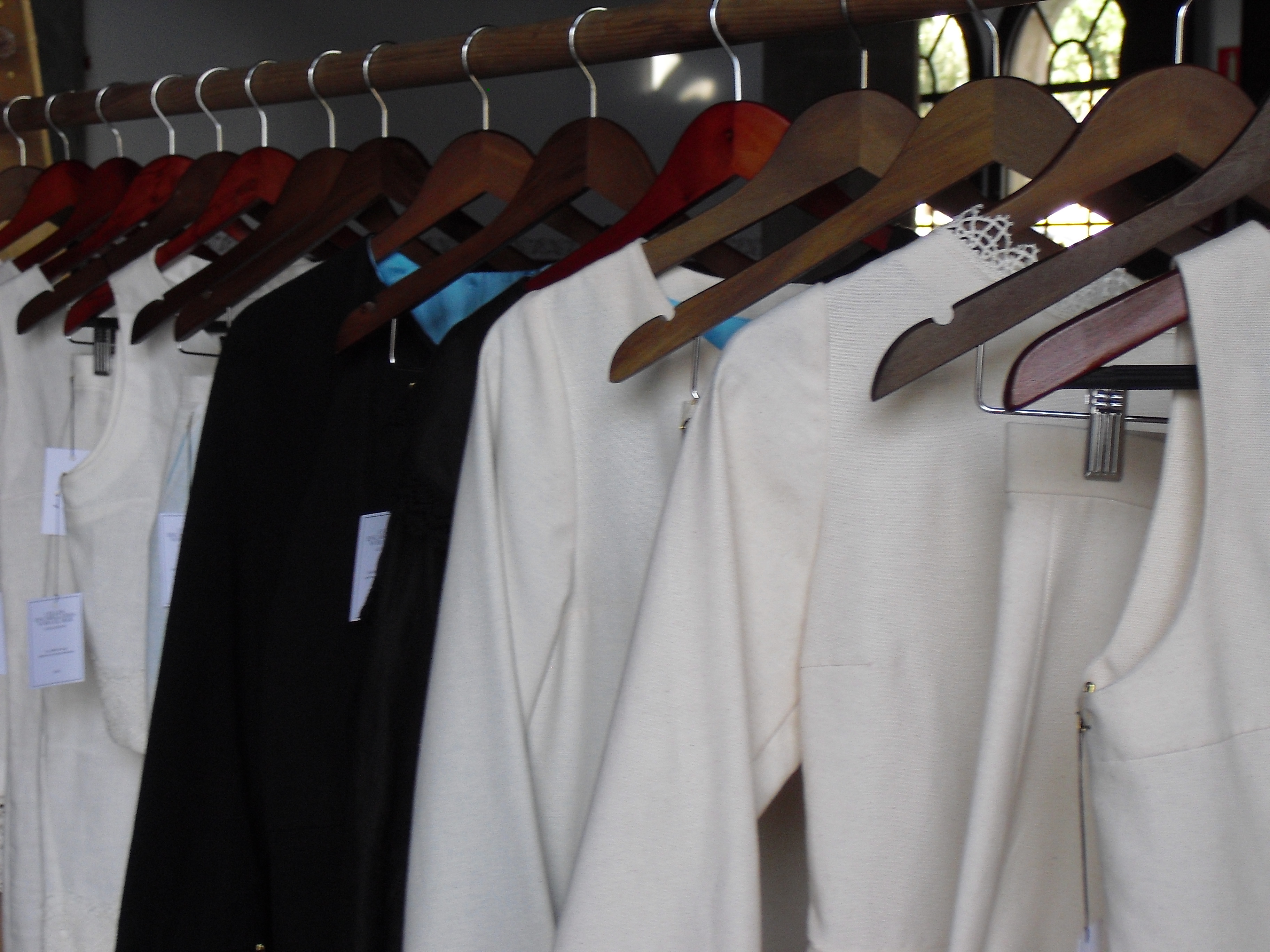Pop up store "I elles escabellades vora el mar"
