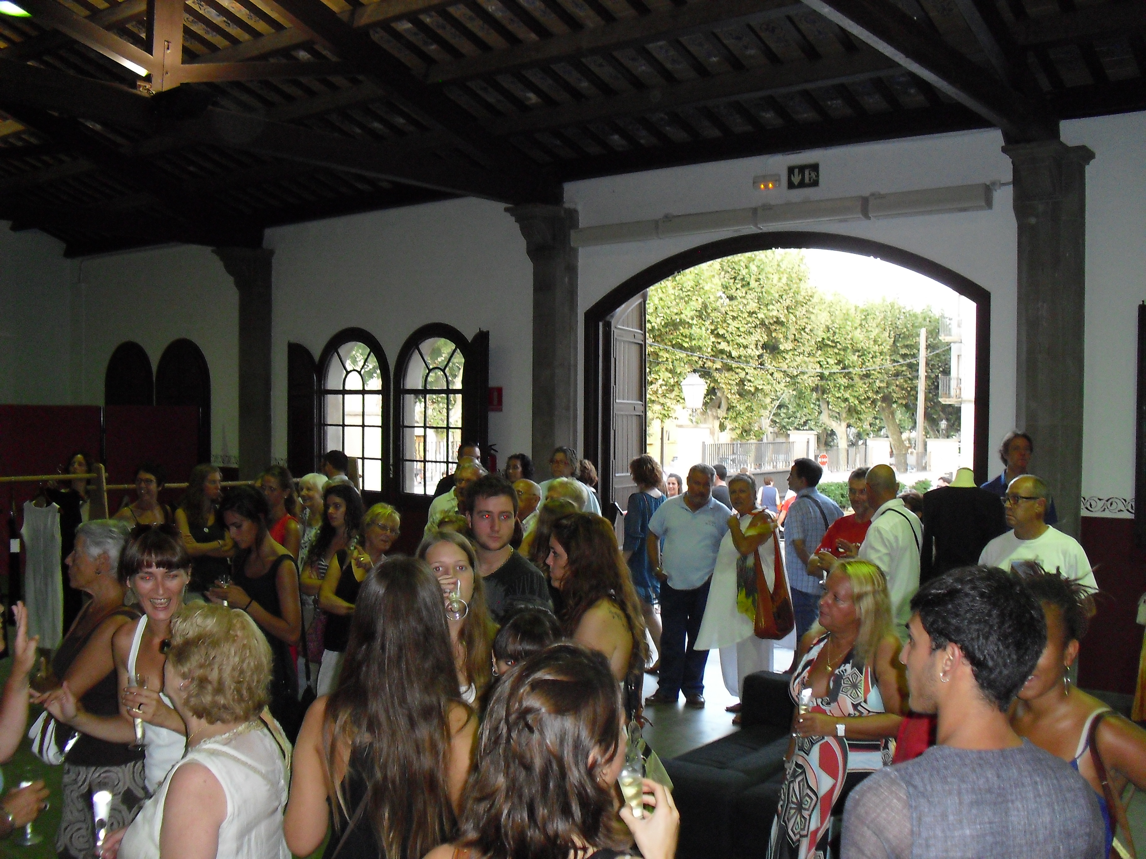 Pop up store "I elles escabellades vora el mar"