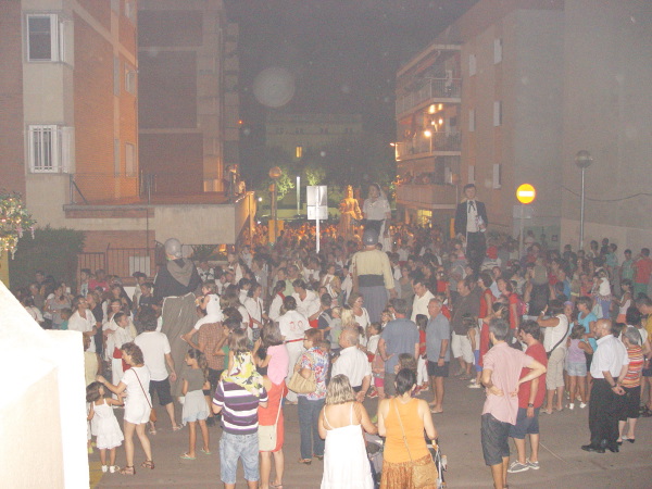 Cercavila nocturna de gegants