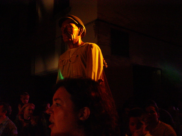 Cercavila nocturna de gegants