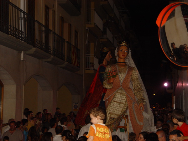 Cercavila nocturna de gegants