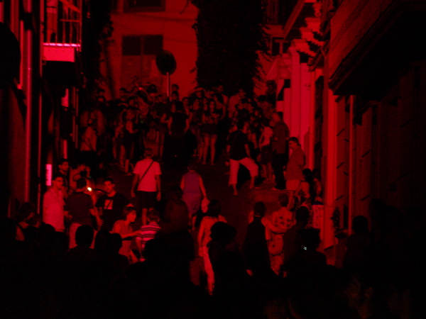 Cercavila nocturna de gegants