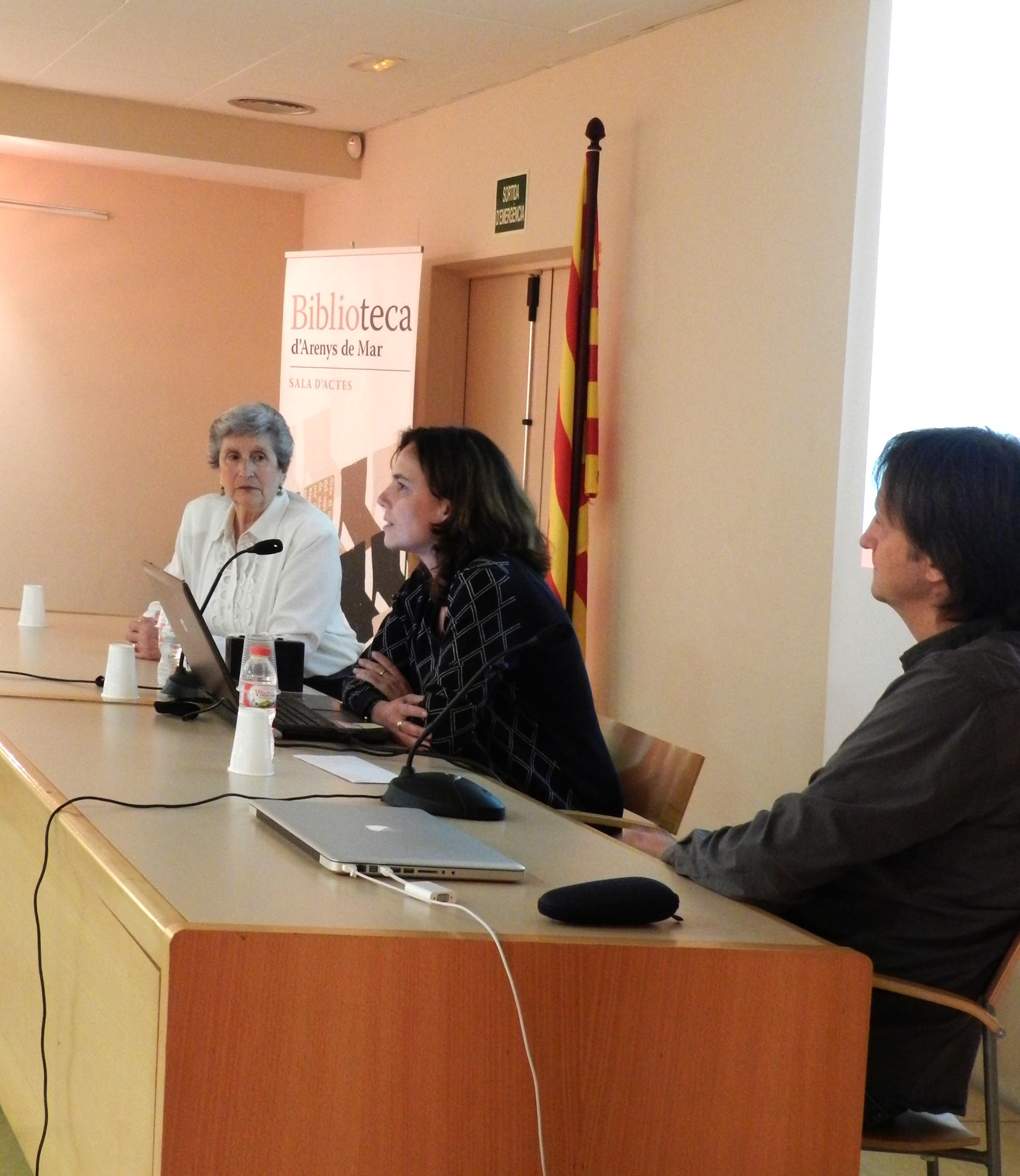 Confer�ncia i donaci� de diners a l'Hospital de Sant Joan de D�u (19.04.2013)