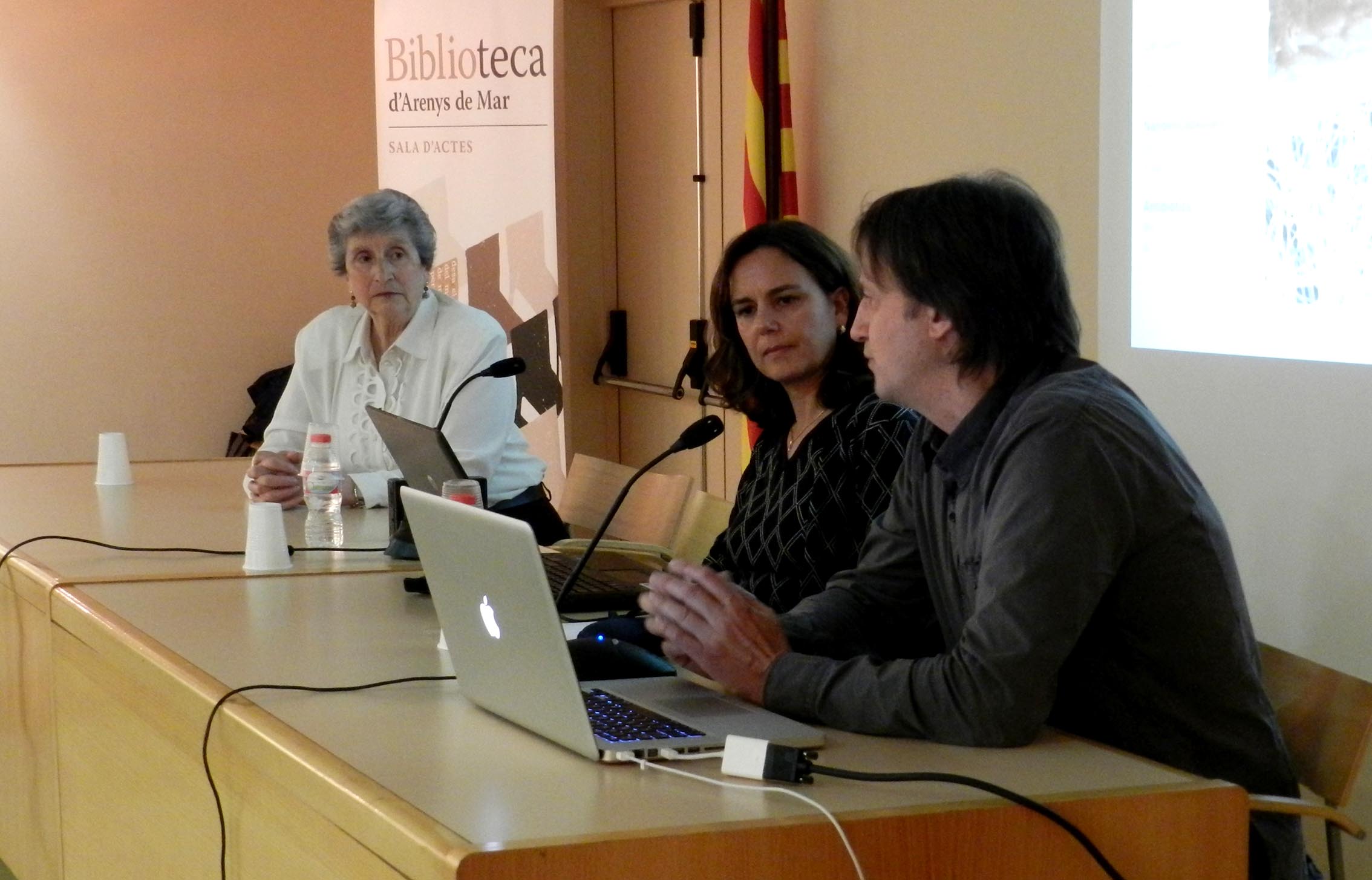 Confer�ncia i donaci� de diners a l'Hospital de Sant Joan de D�u (19.04.2013)