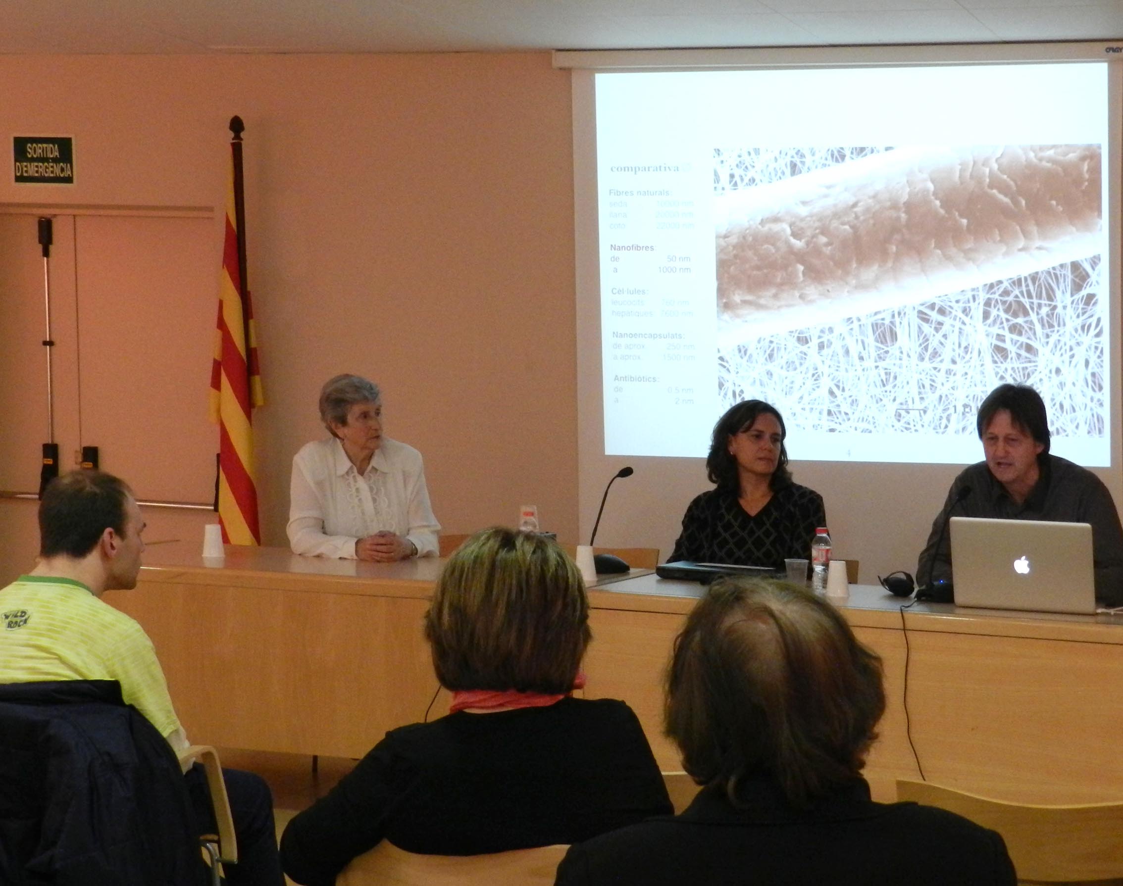 Confer�ncia i donaci� de diners a l'Hospital de Sant Joan de D�u (19.04.2013)