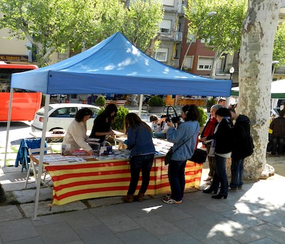 La Biblioteca surt al carrer per Sant Jordi (23.04.2013)