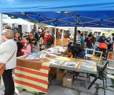 La Biblioteca surt al carrer per Sant Jordi (23.04.2013)