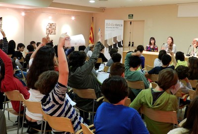 Trobada amb l'escriptora Laia Longan (17.05.2013) - Escola Sinera