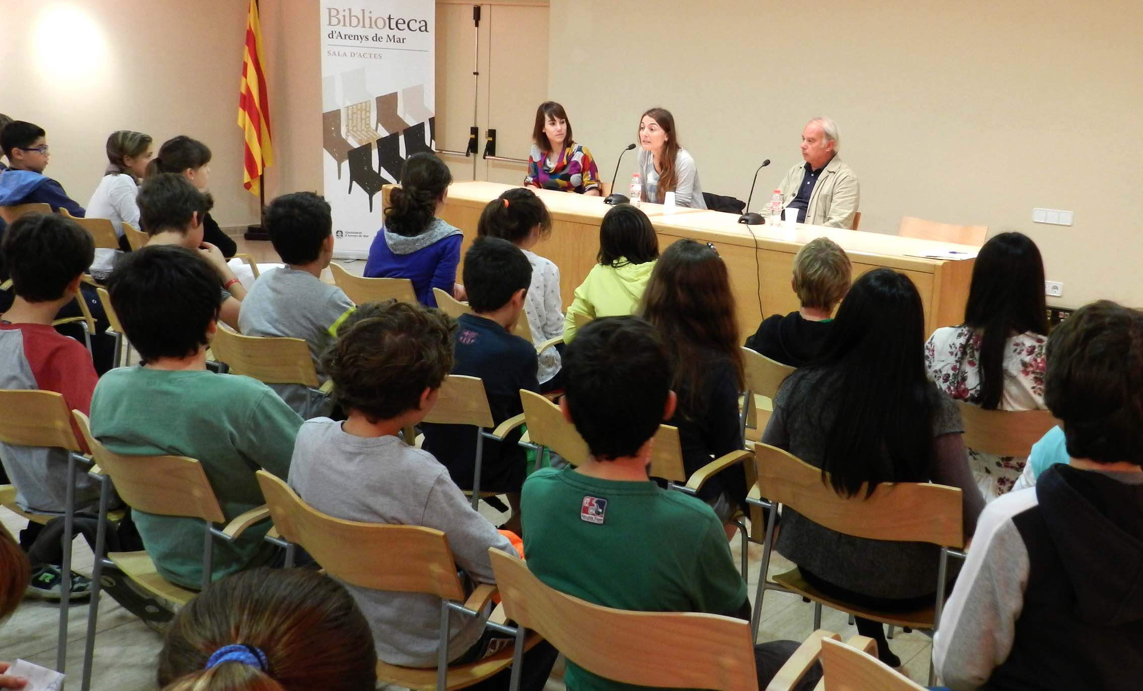 Trobada amb l'escriptora Laia Longan (17.05.2013) - Escola Sinera