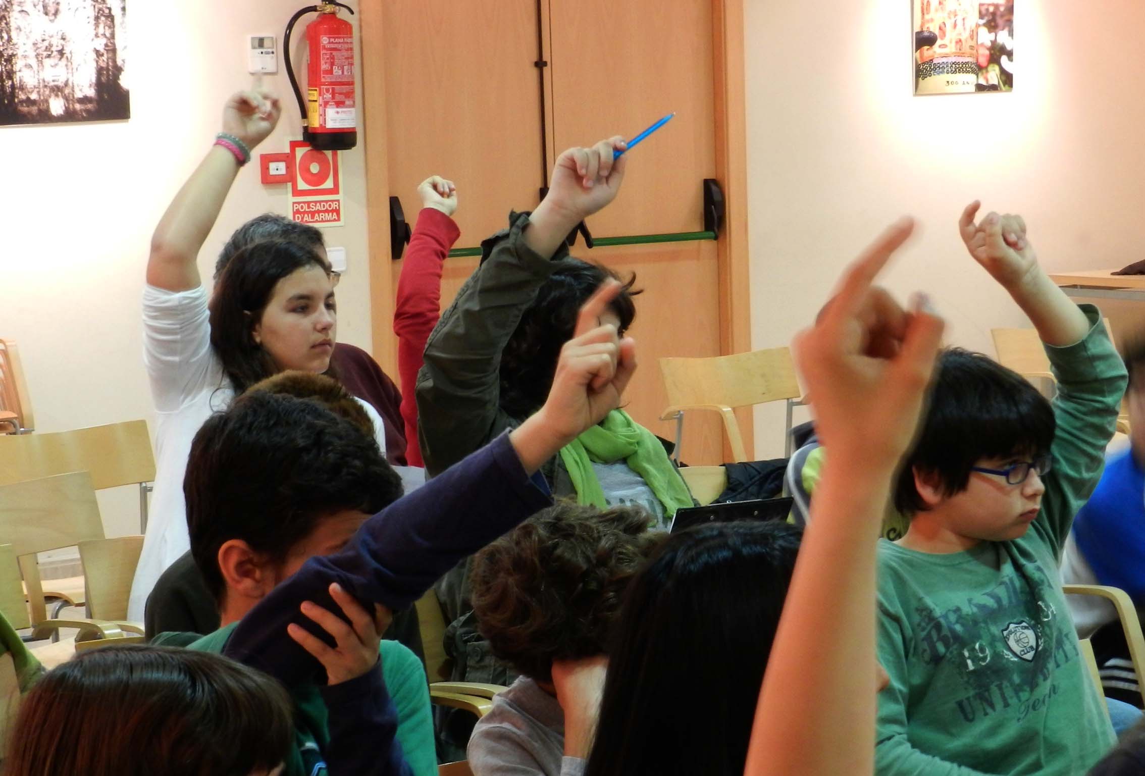 Trobada amb l'escriptora Laia Longan (17.05.2013) - Escola Sinera