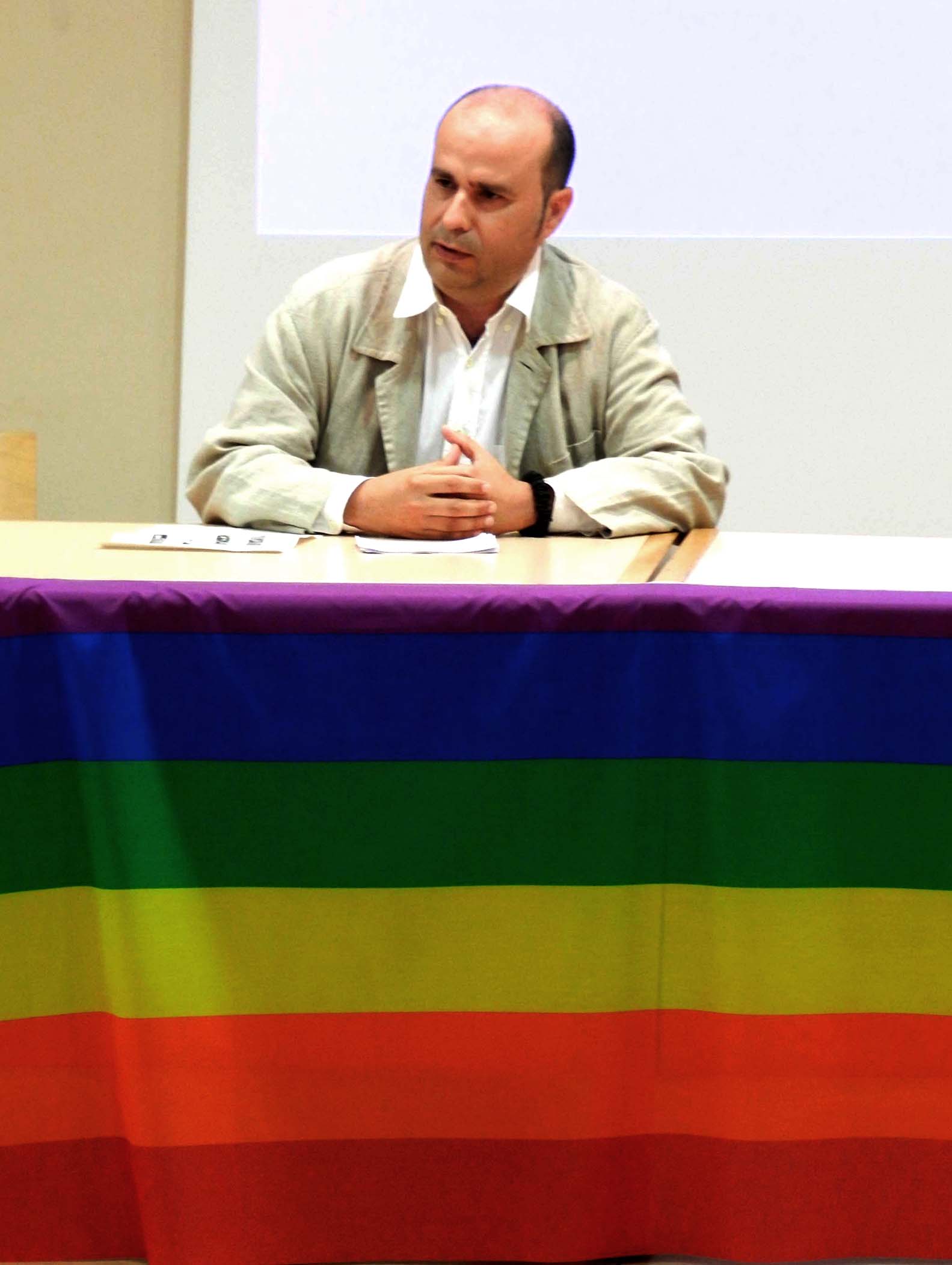 V�deo F�rum per commemorar el dia Internacional per l'Alliberament Gai, L�sbic i Transexual (27.06.2013)
