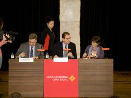 Firma del conveni amb Diputaci&oacute; i Caixa Catalunya 3.000 euros per al'espai jove