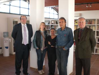 Francesc Boada i Joan-Pere Viladecans al Centre de Documentaci&oacute; i Estudi Salvador Espriu.
