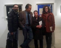El regidor de Cultura, Joan Miquel Llodrà, amb l'artista Joan Pere Viladecans, la directora del Centre Espriu, Montserrat Caba; i la col·laboradora de l'Any Espriu Noemí Bibolas.