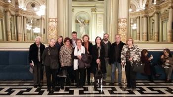 Alguns dels arenyencs que van participar a la sortida al Liceu