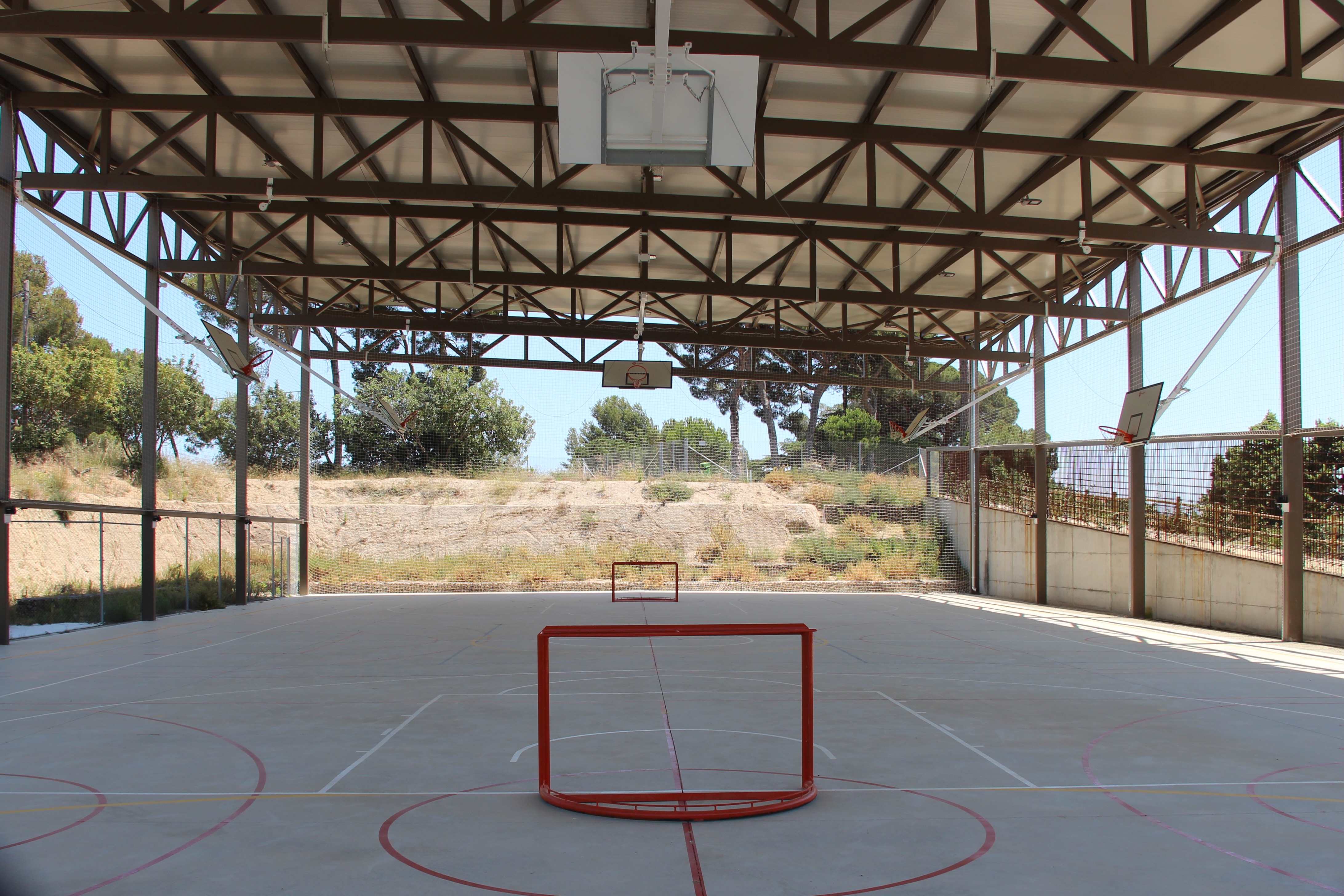 La tercera pista del Fondo de les Creus ja és municipal i està llesta per acollir l'activitat esportiva