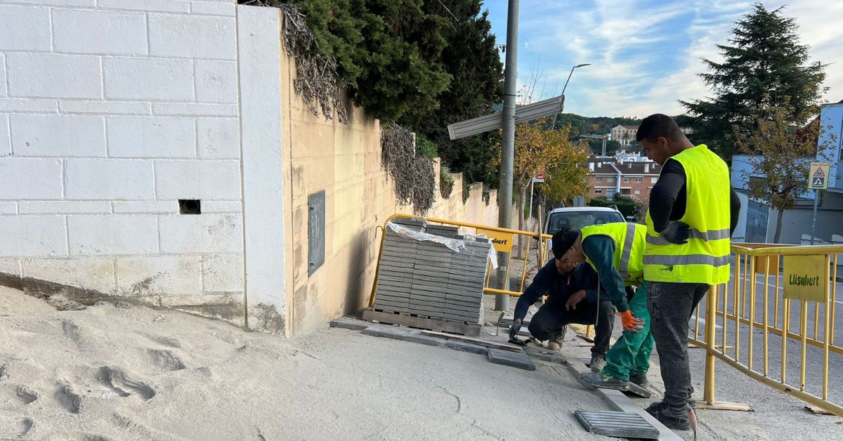 Millores en els passos de vianants i asfaltat en diferents carrers d'Arenys
