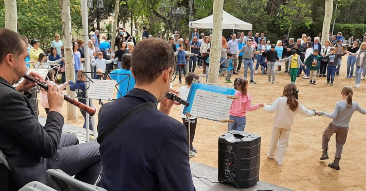 l'aplec sardanista es trasllada a la nova zona coberta de la riera