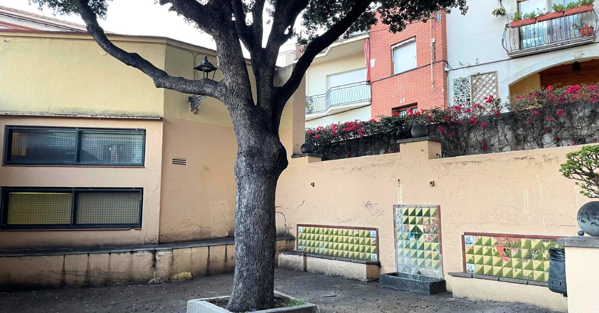 comencen les obres de millora i urbanització al carrer sant narcís i la plaça de la mina