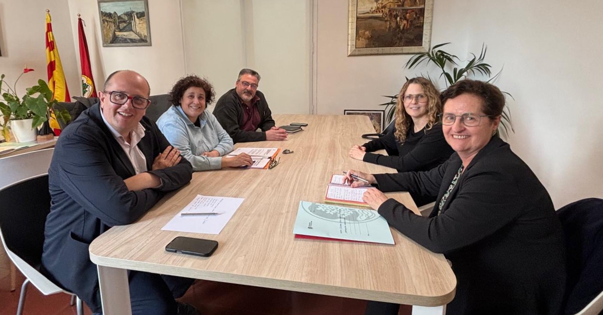reuni� de treball amb representants del departament de drets socials per refor�ar el servei a arenys