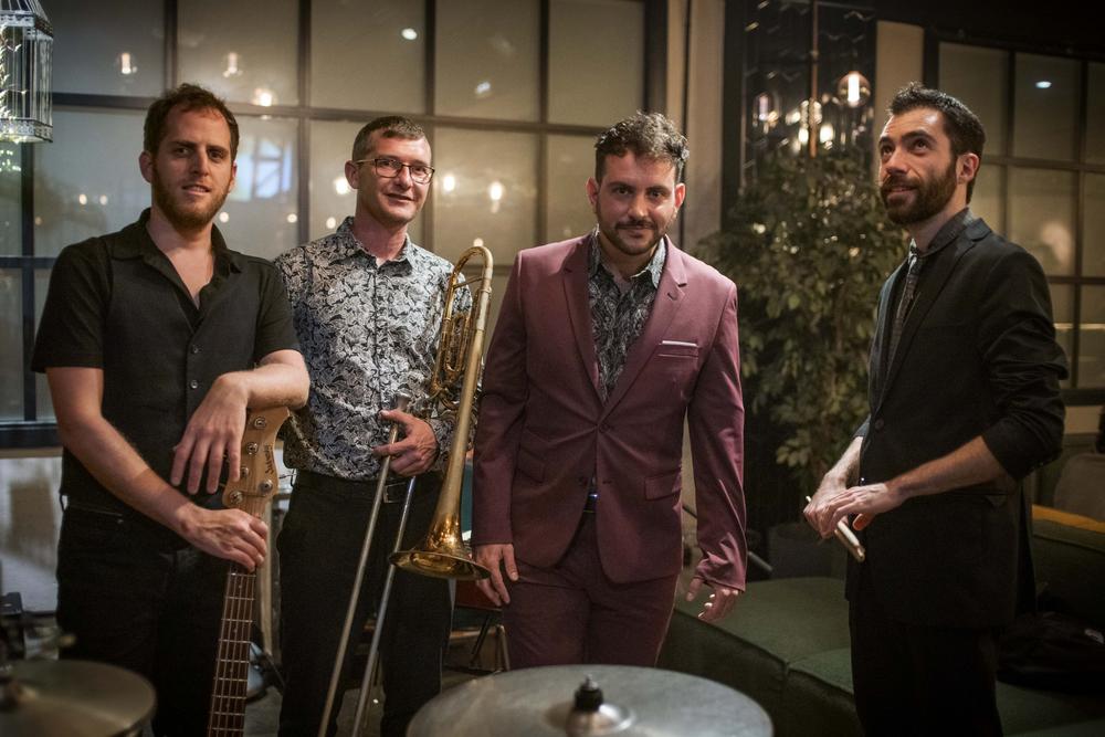 Alberto Burguez & The Flying Roots