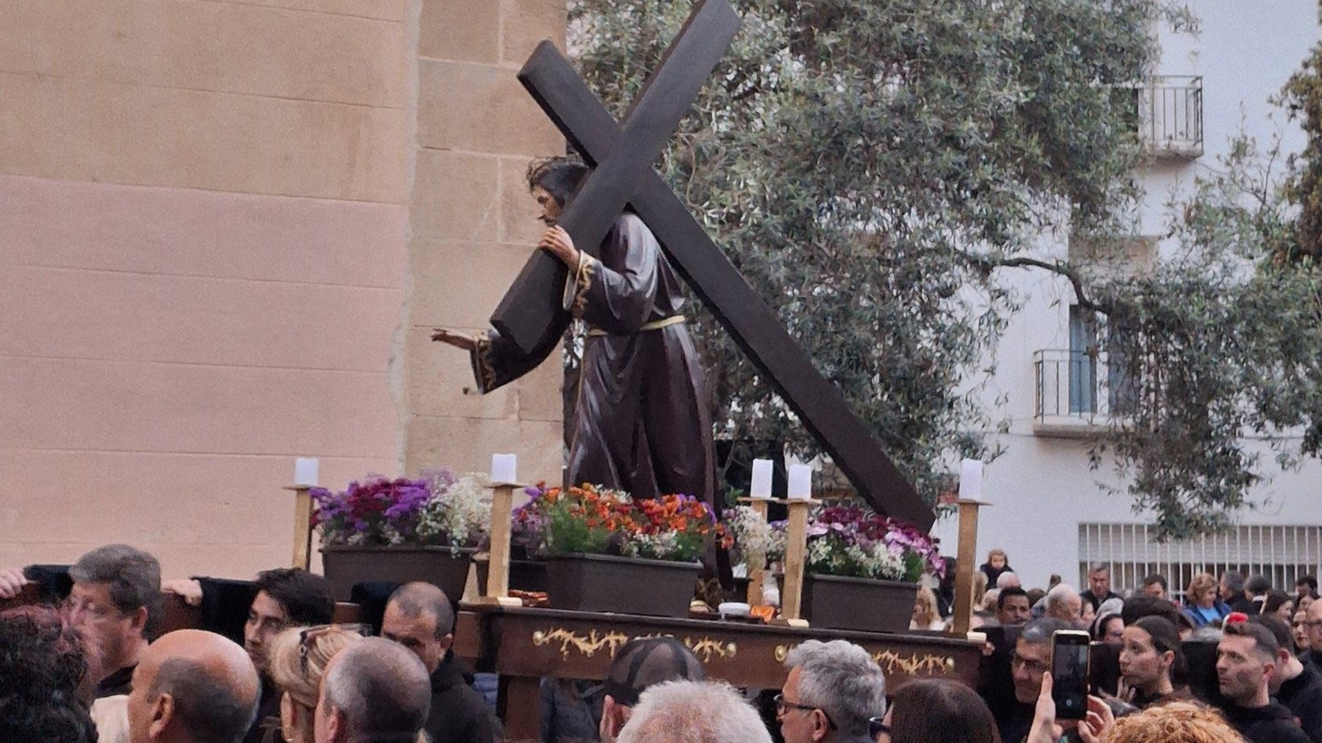 afectacions en el tr�nsit amb motiu de la process� de divendres sant