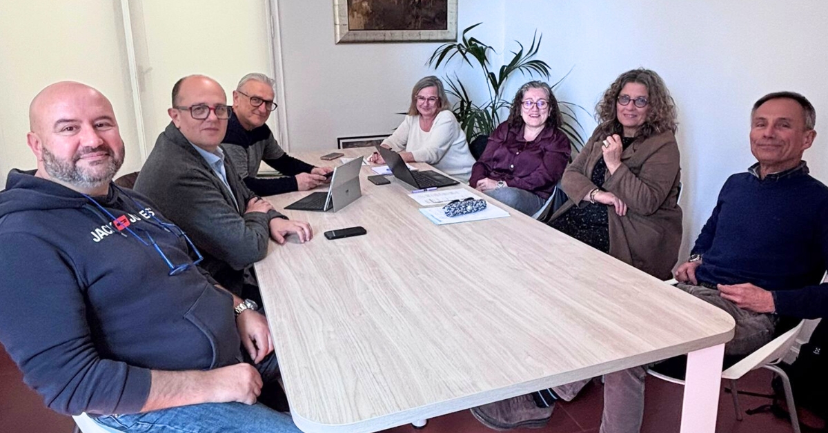 ajuntament, departament d'educaci� i empreses portu�ries acorden adaptar el grau de fusteria a les necessitats del sector n�utic