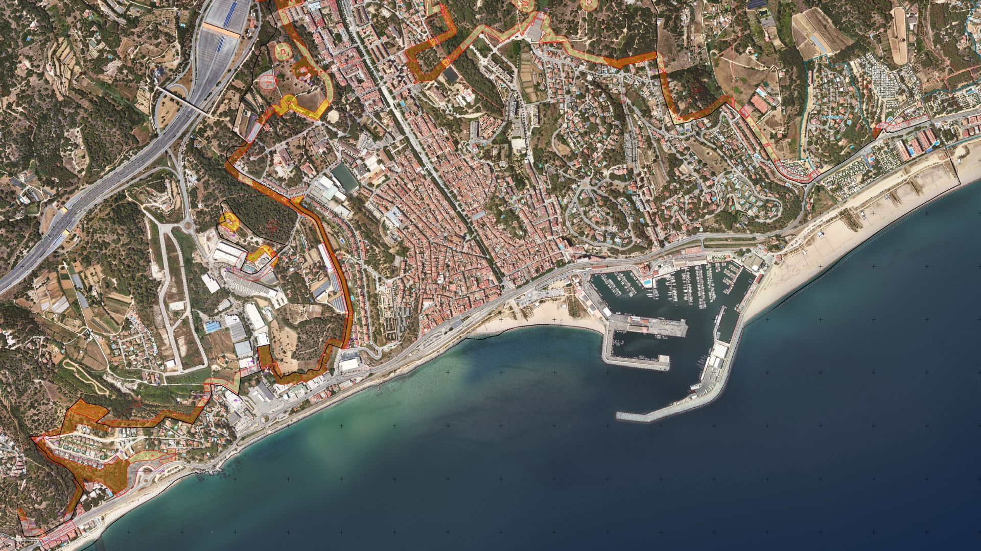 l'ajuntament inicia els treballs d'obertura de franges de prevenci� d'incendis al nucli i a la urbanitzaci� les carolines