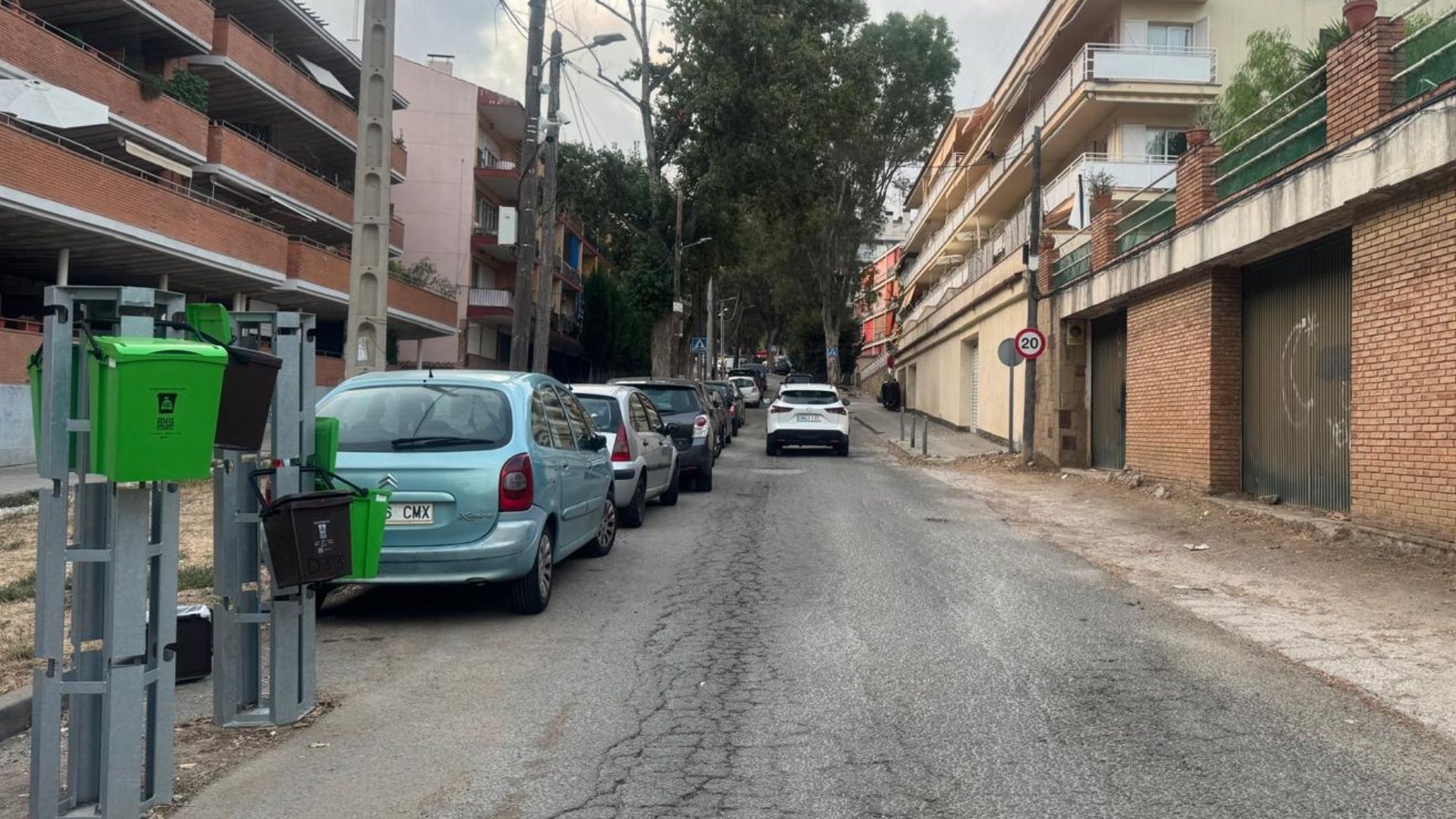 el doble sentit de circulaci� guanya la consulta entre el ve�nat dels n�meros 1 al 13 de canalies