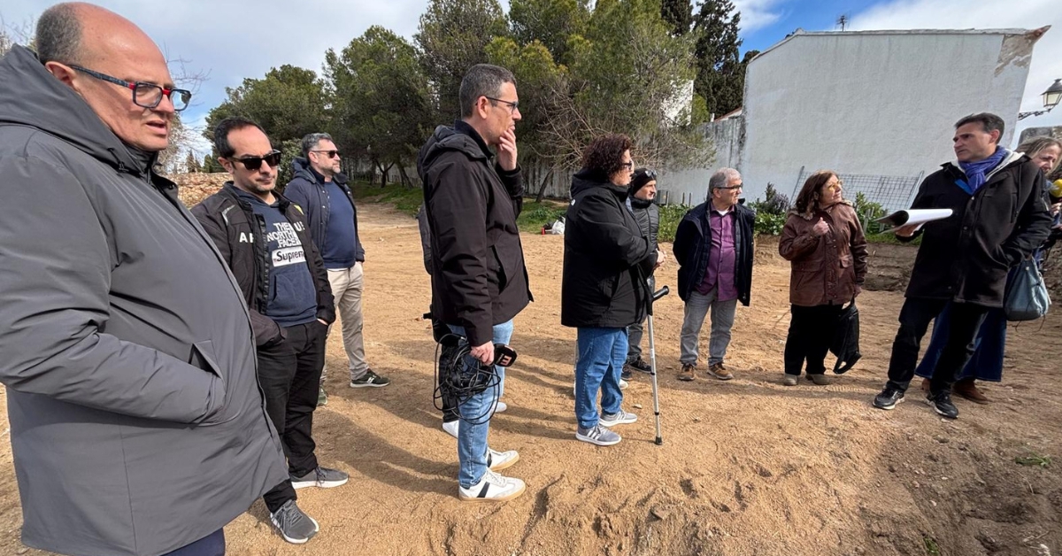els treballs arqueol�gics a l'antic cementiri dels dissidents posen al descobert restes de l'�poca carlina