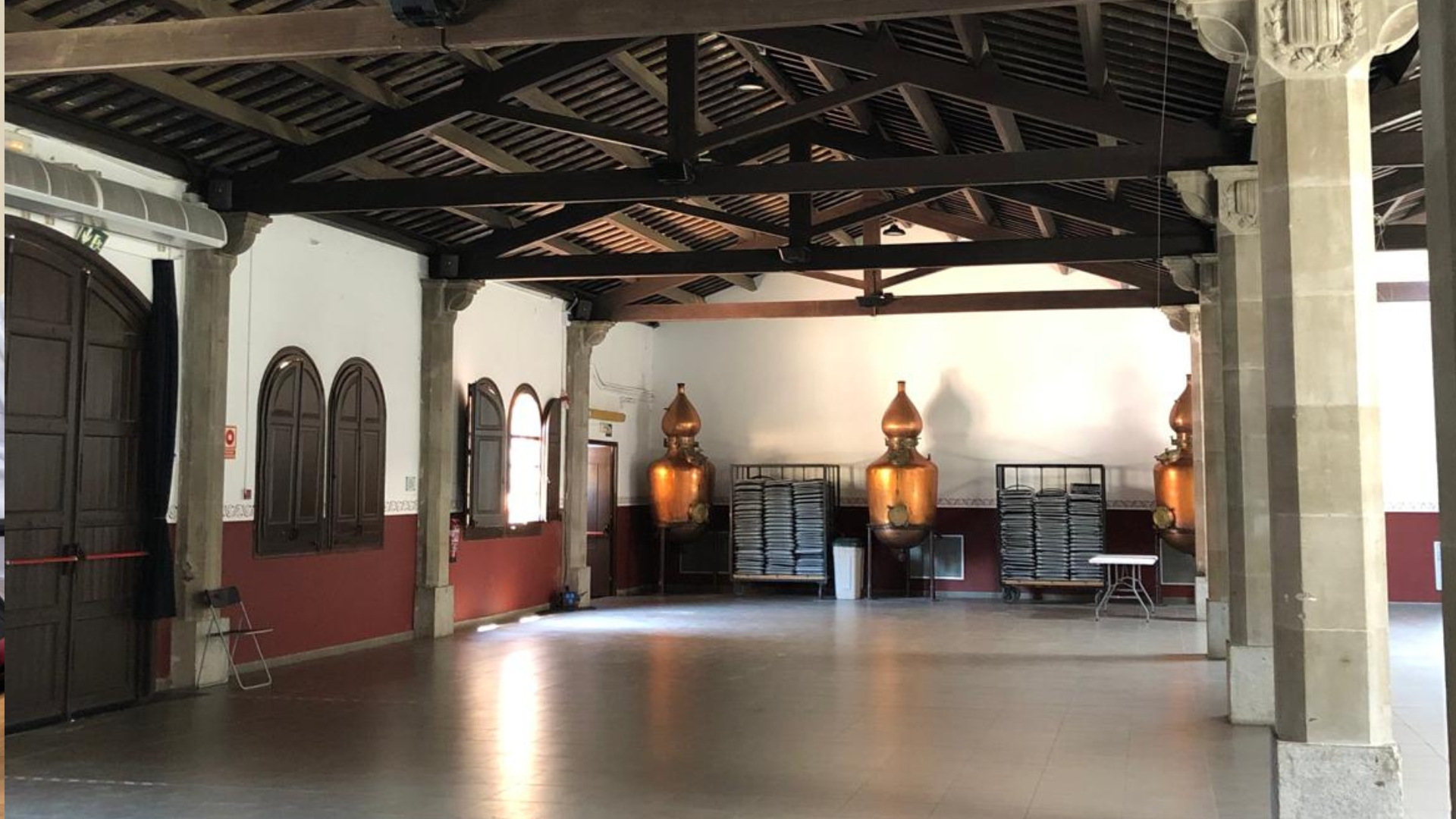 la 1 d'octubre del calisay i la biblioteca, refugis clim�tics davant l'onada de calor